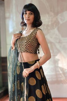 Black lehenga with circular geometric motifs. Paired with a geometric pattern blouse with cutdana embroidery and embroidered dupatta. - Aza Fashions Lehenga Banarasi, Cape Lehenga, Cutdana Embroidery, Kurta Lehenga, Lehenga Pattern, Black Lehenga, Lehenga Skirt, Embroidered Dupatta, Luxury Sale