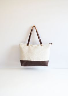 Linen and leather tote bag / Classic minimalist tote by ForestBags Minimalist Tote Bag, Minimalist Tote, Creative Things, Leather Tote, Leather Bag, Organic Cotton