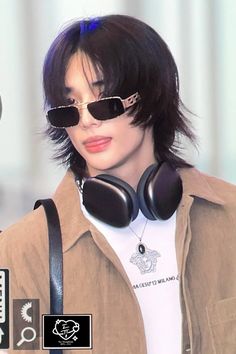 Hyunjin Airport, Hyun Ji, Versace Outfit, Airport Fashion, Hwang Hyunjin, Big Love, Airport Style, Airport Outfit, Entertainment Industry