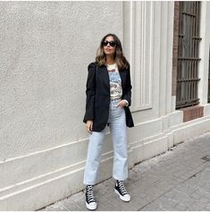 Jeans Blazer Converse Outfit, Trendy Fall Outfits 2023 Midsize, Casual Autumn Outfits 2023, Postpartum Fashion, Casual Outfit Inspiration, Outfits With Converse, Elegante Casual, Autumn Fashion Casual, Casual Chic Outfit