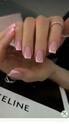 Cute Square Nails Summer, Nails Natural Design Ideas, Nail Ideas Square French Tip, Bday Nails Ideas Square, Nail Inspo Back To School 2024, Nails Summer Basic, Square Nails Inspo Summer, Summer Nails Inspo Square, Bubble Gum Pink French Tip Nails