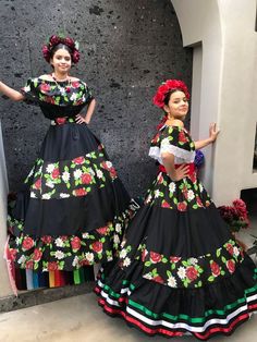 Coco Theme Party, Skirt With Top, Mexican Boho, Beautiful Style, Day Of The Dead, Theme Party, Black Skirt, Skirt Top, The Dead