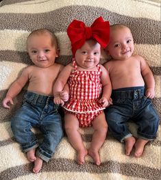 5 month old triplets 5 Month Old, Triplet Babies, 4 Month Olds, 1 Girl, Two Girls, Baby Fever, Baby Love, Family Fun, Newborn Baby