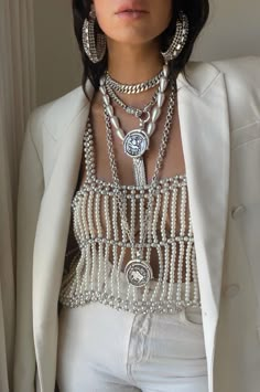 Rhinestones Dress, Beads Clothes, Flash Costume, Wedding Jackets, Keepsake Ideas, Bohemian Bags, Beaded Top, White Tee, Look Fashion