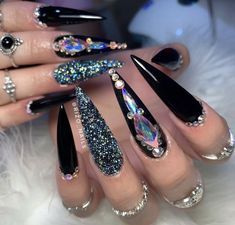 Nails Black Coffin, Coffin Nails Black, Classy Coffin Nails, Extra Birthday Nails, Coffin Nails Short, Birthday Nails Ideas, Black And Nude Nails, Classy Baddie Nails, Bad Nails