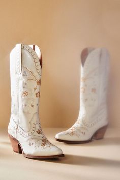 Dingo 1969 Full Bloom Leather Cowboy Boots Cheap Cowgirl Boots, Western Boots Outfit, Cute Cowgirl Boots, Short Cowboy Boots, Cowgirl Boots Outfit, Botas Western, White Cowboy Boots, Looks Country, Wedding Boots