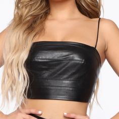 Crop Top Chic Black Crop Top For Date Night, Black Crop Top For Club In Spring, Casual Black Crop Top For Night Out, Trendy Black Top For Date Night, Trendy Black Tops For Date Night, Trendy Black Crop Top For Night Out, Chic Black Crop Top For Going Out, Trendy Black Tops For Going Out, Edgy Black Crop Top For Night Out