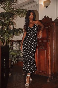 Dresses for Women | Best Women's Dresses Online - Lulus Fitted Maxi Dress With Buttons For Date Night, Fitted Polka Dot Midi Dress For Date Night, Chic Polka Dot Dress For Night Out, Lulus Floral Dress, Ruffled Midi Dress, Coral Mini Dress, Beautiful Midi Dresses, Midi Dress Chic, Burgundy Midi Dress