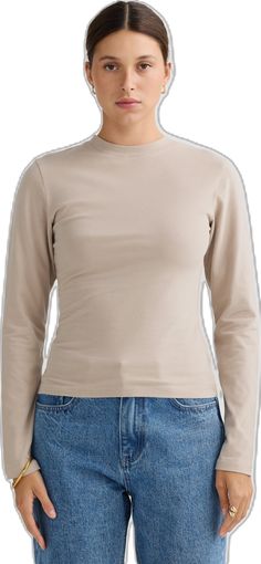 Classic Long Sleeve Tops For Everyday, Versatile Long Sleeve T-shirt, Basic Long Sleeve Fitted T-shirt, Fitted Long Sleeve Basic T-shirt, Basic Long Sleeve Top For Everyday Fall, Basic Fitted Long Sleeve T-shirt, Classic Everyday Tops For Winter, Fall Everyday Turtleneck Tops, Trendy Turtleneck T-shirt For Fall