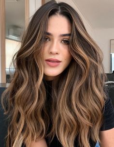 Dimensional Caramel Highlights on Dark Brown Hair Brown Hair Honey Highlights, Curly Balayage Hair, Bob Black Women, Fluffy Bob, Caramel Brown Hair Color, Dimensional Hair, Baylage Hair, Caramel Brown Hair, Balayage Hair Caramel