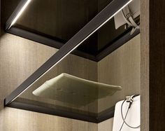 Glass Shelf With Light, Glass Shelf Design, Muji Home, Bookshelf Lighting, Glass Shelving, Wardrobe Lighting