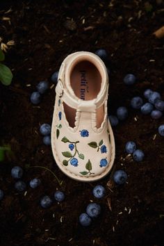 Kids Shoes – Nordic Design & Sustainable Materials – Petit Nord GLOBAL Shoes For Children, Baby Fits, Everything Baby, Newborn Outfits, Future Baby, Baby Fever, Vintage Baby