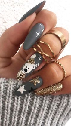 Festive Nail Colors, Grey Christmas Nails, Nails Styles, Summer Acrylic, Aesthetic Nails, Gold Nail, Colorful Nail Designs