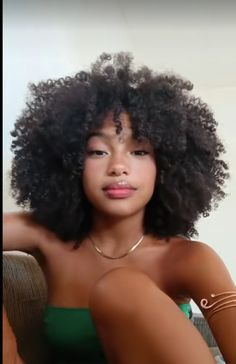 Natural Hair Inspo For Black Women, Easy Hairstyles For Type 4 Hair, Healthy Afro Hair Aesthetic, Big Curls Black Women Natural, 4b Haircut Natural Hair, 4b Curly Hairstyles Short, Shoulder Length 4b Natural Hair, Healthy Type 4 Hair, Heart Shaped Curly Haircut