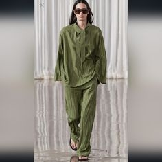 Zara Green Linen Blend Wrinkled Effect Pant Set Size M Green Long Sleeve Top, Linen Pajamas, Zara Jumpsuit, Style Trousers, Linen Texture, Green Pants, Zara Pants, Zara Woman, Zara Tops