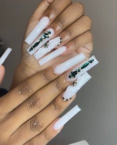 Nails With Green, Emerald Green Nails, Classic Nail, Purple Acrylic Nails, Nail Looks, Stunning Nail Designs, Hello Nails, Professional Manicure, Long Acrylic Nail Designs