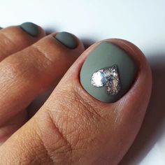 Accent Nail Designs, Feet Nail Design, Pedicure Designs Toenails, Nails Heart, Heart Nail Designs, Toe Nail Color, Pretty Toe Nails, Cute Toe Nails, Pedicure Designs