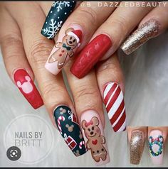 Christmas Nails With Red, Green Christmas Nail, Mickey And Minnie Christmas, Beginner Nail Designs, Disneyland Nails, Nail Polish Art Designs