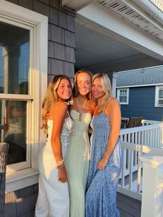 Beach Friends Poses, Sundress Beach Photoshoot, Poses For Pictures Instagram In Dress With Friends, White Dress Beach Photoshoot Friends, Group Beach Pictures Friends Ideas, Beach Pictures Friends Dresses, Cute Beach Pictures With Friends Sunset, Prom Dance, Summer Picture Poses