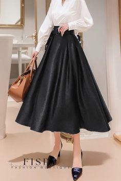 Fisdy - Elegante maxivestido negro de cintura alta y corte en A inspirado en Audrey Hepburn Outfit Elegantes, Umbrella Skirt, A Line Maxi Dress, High Waist Skirt, Black High Waist, Midi Skirts, Pinterest Fashion, Formal Style