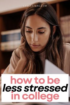 If you're a student who gets easily stressed, you need these tips on how to manage stress in college! Finals Week College, Freshman College, Finals Week, Freshman Year