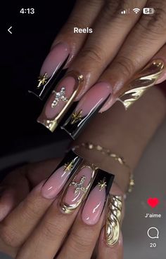 Gold N Black Nails, Brent Faiyaz Nails, Nails 2025 Trends, Black N Gold Nails, 2025 Nail Trends, Nail Ideas Vacation, Black And Gold Acrylics, Gold Nail Set, Black Frenchies