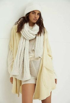 Free People Staycation Cardi Sweaters Sun Bath XS/S Nwot. Casual Solid Color Outerwear For Beach, Casual Solid Outerwear For Beach, Casual Solid Outerwear For The Beach, Comfy White Winter Outerwear, Casual Winter Vacation Outerwear, Casual Winter Outerwear For Vacation, White Winter Vacation Outerwear, Oversized Winter Outerwear For Vacation, Casual Hooded Beach Outerwear