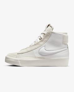 Nike Blazer Mid Victory Women's Shoes. Nike.com Nike Blazer Mid Women, Nike Blazer Mid Victory Outfit, Trendy Tennis Shoes, Athleisure Mom, Blazer 77, Christmas List 2022