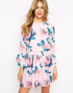 Reminds me of Mad Men, Enlarge Dahlia Dress in Soft Floral Print Dahlia Dress, Lady Like, Latest Dresses, Maxi Dress Prom, Pretty Clothes, Soft Floral, Dresses Party, Classy And Fabulous