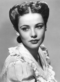 Victory Rolls Hair 1940s Makeup, 1940s Women, Gene Tierney, Natural Skin Tone, Pin Curls, Vintage Versace, Retro Hairstyles