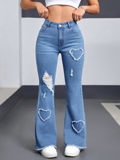 Azul lavado medio Casual Collar  Mezclilla Liso Pierna amplia Embellished Estiramiento medio Cute Pants Aesthetic, Cute Flared Jeans, Cute Flare Jeans, Heart Jeans, Shredded Jeans, Pants Ripped, Cute Ripped Jeans, Thrift Store Fashion, Womens Ripped Jeans