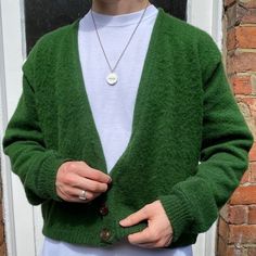 Mens Cardigan Outfit, Green Cardigan Outfit, Sweater Outfits Men, Best Cardigans, Aesthetic Outfits Men, Streetwear Fits, Purple Cardigan, Mohair Cardigan, Mens Fashion Streetwear