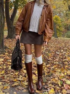 Autumn Inspiration Outfit, Fall Insta Outfits, Fall Closet Aesthetic, Winter Aesthetic Clothing, Autumn Aesthetic Style, Fall Outfits Women With Boots, Fall Boots Outfit Casual, Cute Outfits Fall 2023, Fall Inspiration Outfits