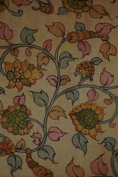 an old wallpaper with flowers and leaves on it