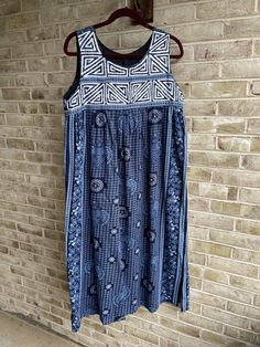 🌊cool sundress  Pulls over head  Bodice lined  Side split hems  🌊no tags  Cotton, no stretch  Bust:40" Hip:62" Shoulder to empire waist:12" Length:48" 🌊great condition  (Some piling on inside of dress/ bodice. Not at all visible when wearing.) Blue Boho Print Sleeveless Sundress, Blue Sleeveless Hippie Maxi Dress, Blue Cotton Boho Dress For Festival, Blue Bohemian Sundress With Boho Print, Blue Sundress For Festivals, Blue Bohemian Midi Sundress, Sundress Boho, Plus Size Vintage Dresses, Dress Bodice