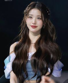 Wonyoung Picture, Debut Hairstyles, Blonde And Brunette Best Friends, Jang Wonyoung Ive, Formal Hairstyles For Long Hair, Korean Hair Color, Long Hair Wedding Styles, Princess Hairstyles