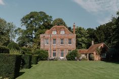 House And Garden Uk, Garden Uk, Century Farmhouse, Oxfordshire England, South Facing Garden, Topiary Garden, Old Manor, Sims Inspiration, History Architecture