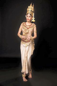 cambodia Cambodia Clothing, Apsara Khmer, Ancient Clothes, Body Painting Festival, Khmer Art, Native Wears, Thai Clothes