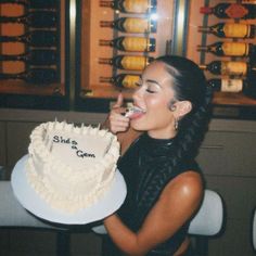 21st Birthday Pictures, 17 Doğum Günü, Sarah Butler, Photo Styles, 21st Bday Ideas, Gemini Birthday, Birthday Aesthetic, Aesthetic Birthday, Birthday Cake Pictures