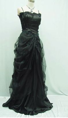 Gothic Moon Pagan Masquerade Ball Dresses, Masquerade Ball Gowns, Evening Dress Beaded, Mode Emo, Mode Glamour, Long Party Dress, Chique Outfits, Mode Boho