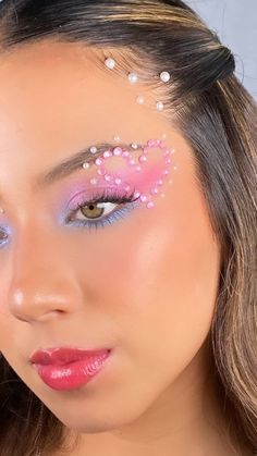 40+ Stunning Eras Tour Makeup Looks to Copy - Boss Babe Chronicles Eras Tour Makeup, Taylor Swift Makeup, Taylor Swift Nails, Taylor Swift Costume, Concert Makeup, Concert Hairstyles, Taylor Outfits, Taylor Swift Party