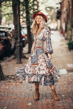 Boho chic autumn style Vestidos Country, Spring Outfits Boho, Boho Chic Fall, Look Hippie Chic, Chic Fall Fashion, Look Boho Chic, Moda Hippie, Chic Autumn