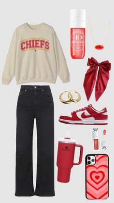 ❤️🫶🏼💛 Chiefs Game Day Food, Cheifs Superbowl Outfit, Aesthetic Gym Photos, Superbowl Outfit, Chiefs Outfit, Red Stanley, Chiefs Clothing, Kc Cheifs