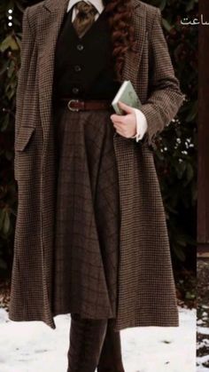 Time Periods Fashion, Dark Librarian Aesthetic Outfit, Dark Academia Work Clothes, Autumn Stroll Outfit, Old Timey Aesthetic Clothes, Librarian Clothing Aesthetic, Hogwarts Professor Aesthetic Outfit, Classic Clothing For Women, Librarian Aesthetic Outfit Vintage