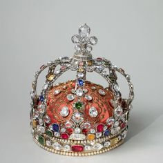 The crown of king Louise xv of France in sterling silver cubic zircon gemstones   Metal:  Brass Metal Wt: 1kg.210 Grams Stone Type: CZ Cubic Zircon  Stone Color: white/colorless Stone Clarity: AAA Stone Cut: Good Stone Shape: Round brilliant cut  Dimension:  Hight:24 cm diameter:22 cm Gemstone: Emerald. ruby, Sapphires Stone Type: lab created  Product Color: Oxidized Black and Gold Rhodium Plated on Sterling Silver Noblesse Oblige, Royal Crown Jewels, Tiaras Jewellery, Royal Crowns, Royal Tiaras, Family Jewels, Royal Jewels, Ancient Jewelry, Royal Jewelry