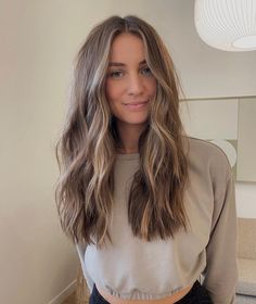 Neutral Brown Blonde Balayage, Light Brown Hair Low Maintenance, Dirty Blonde Ashy Hair, Brunette Hair With Face Framing Highlights, Soft Bronde Haircolor, Fall Brunette Hair Color Balayage, Soft Brunette Hair, Teasy Lights Brunette