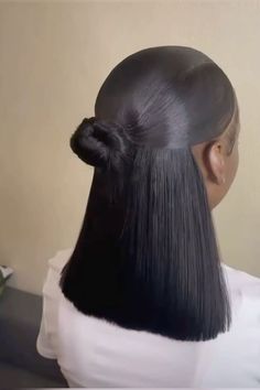 Ways To Style Silk Press, Hairstyles Black Women Ponytail, Straight Hair Hairstyles Black Women, Sewin Hairstyles Black Women, Natural Ponytails For Black Hair, Sewin Hairstyles, Christmas Hairstyles For Black Women, Sleek Braided Ponytail