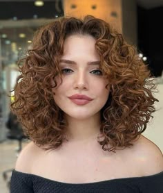 Curly Hair Styles Round Face, Medium Curly Haircuts For Oval Faces, Round Face Hairstyles Curly Hair, Short Hair Curly Round Face, Round Layered Curly Hair, Short Curly Haircuts Long Face, Short Curly Haircut Round Face, Short Hair For Curly Hair Round Face, Short Curly Hair On Round Faces