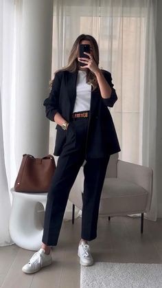 Work Outfits Frauen, Smart Casual Women Outfits, Stile Hijab, Smart Casual Women, Casual Work Outfits Women, Business Outfits Women, Stylish Work Attire, Business Casual Outfits For Work, Everyday Fashion Outfits