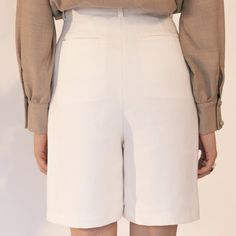 Bermuda shorts featuring a high waist fit, above-the-knee length, and side slit pockets. Made in England. SHELL 100% LINEN  LINING 100% CUPRO Independent Designers Fashion, Fashion Jewellery, Above The Knee, Badger, The Label, Bermuda Shorts, Designer Fashion, Knee Length, High Waist